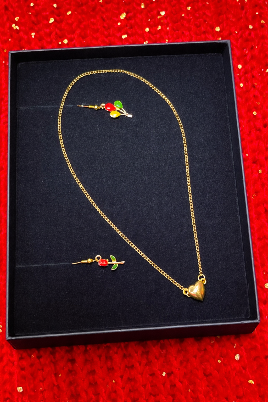 Heart style magnetic clasp Necklace and Earring set, Gift of love with flowers and balloons in it