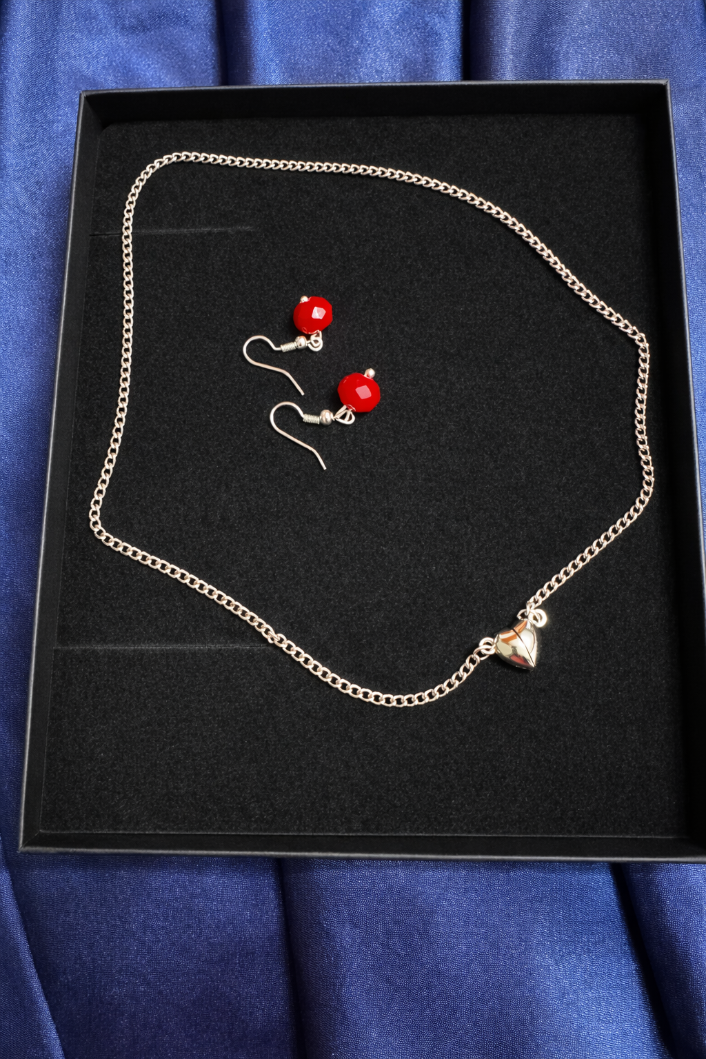 Silver Heart style pendant with Red Earrings